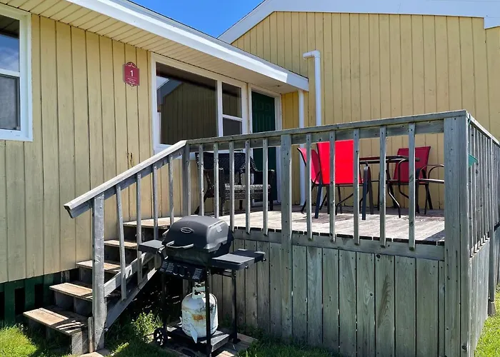 Beach & Breeze Cottages
