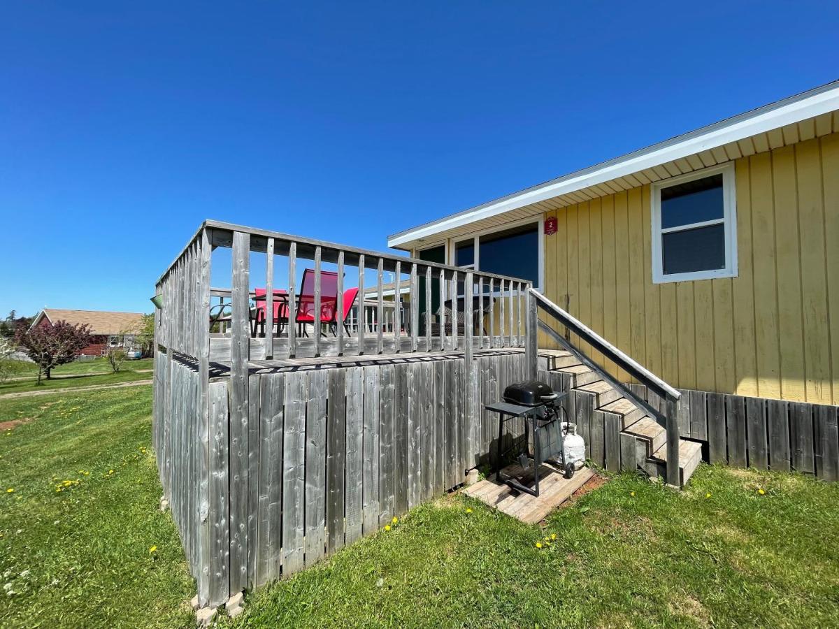 & Breeze Holiday park