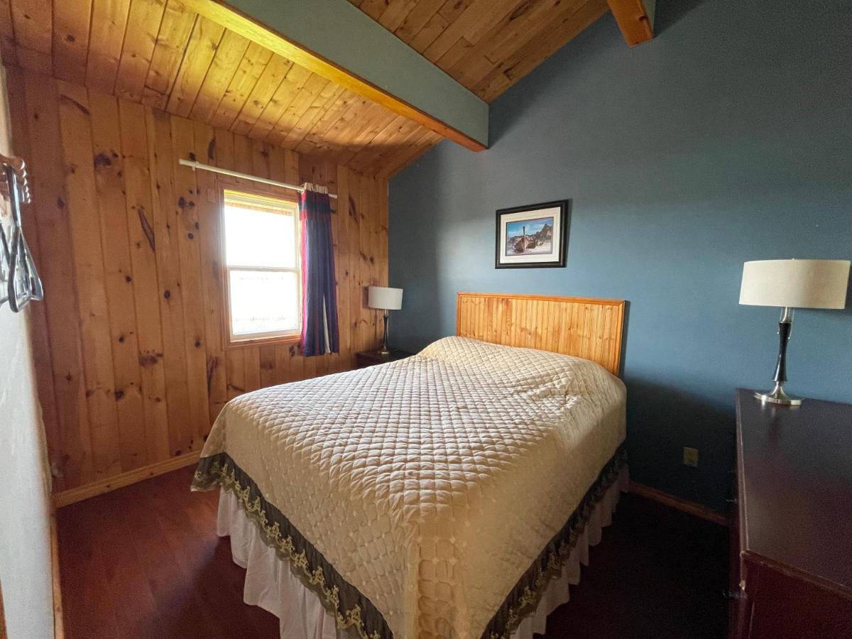 & Breeze Holiday park
